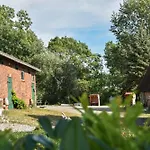 504 Stallgefluester * Grömitz